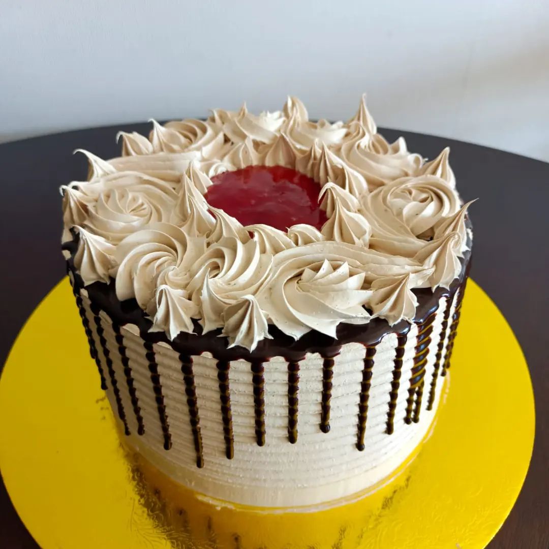 Torta Moka con mermelada de Frutilla